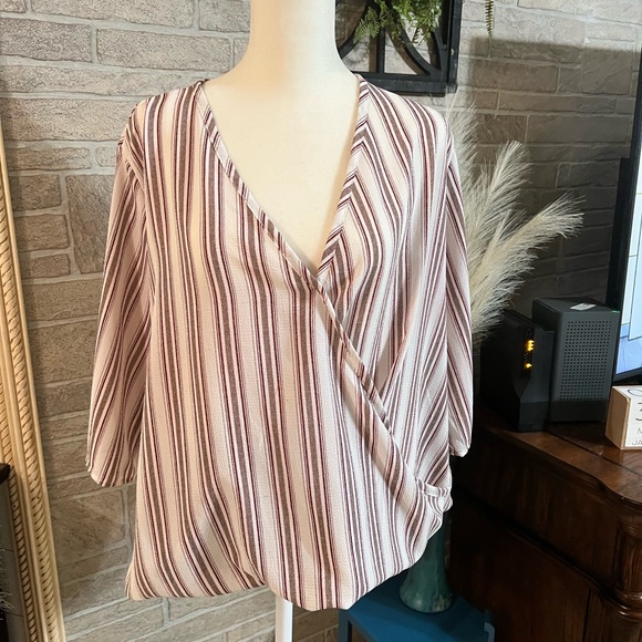 Women’s Medium red and tan striped shirt - Picture 1 of 3